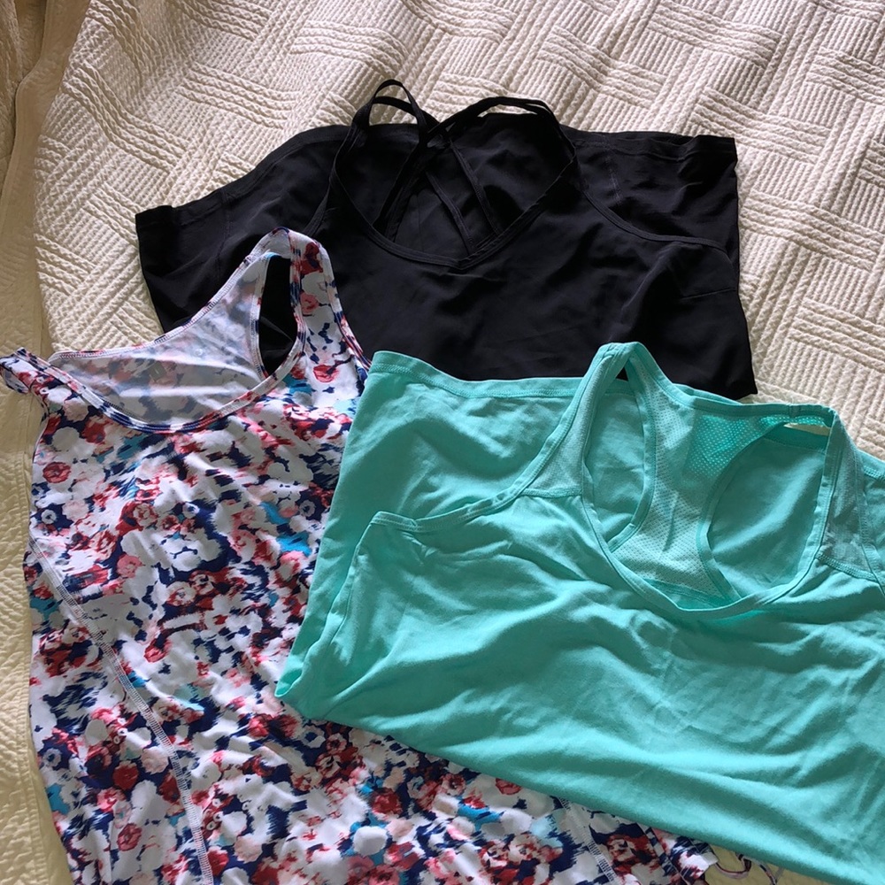Set of 3 workout tops racer back large L EUC black green multi